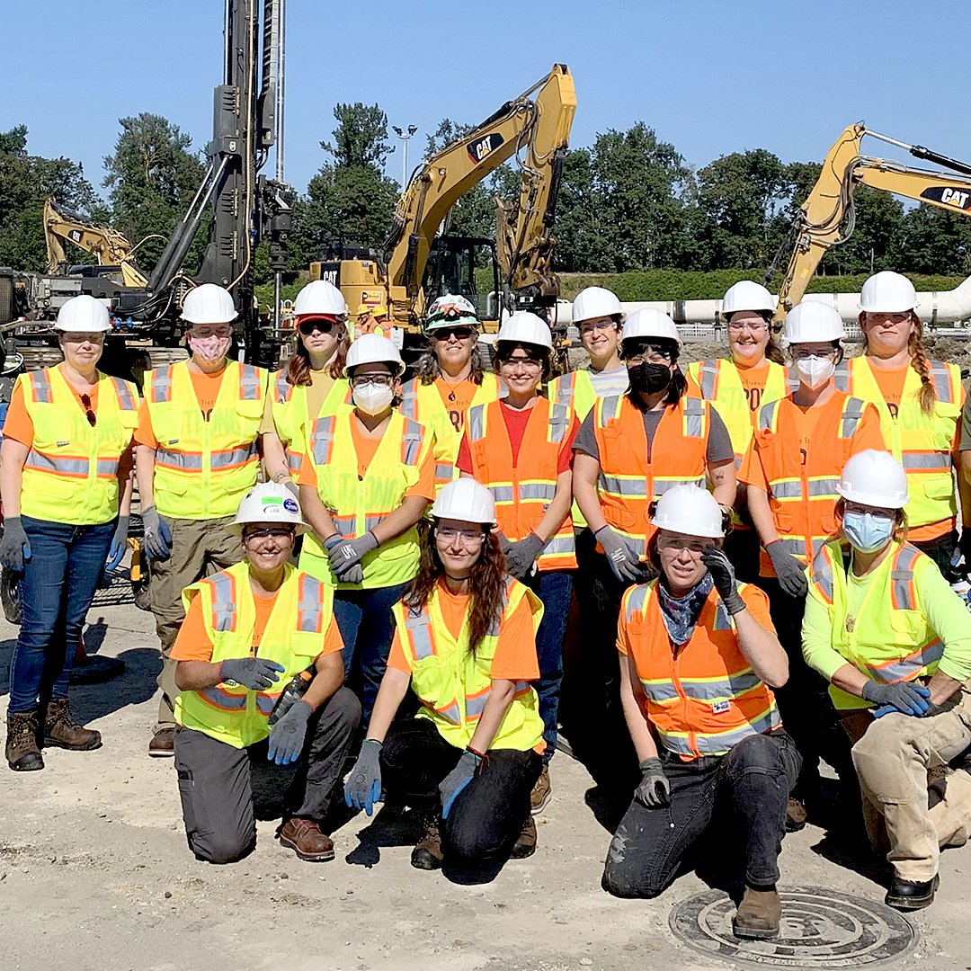 SpfldChamber's tweet image. EARN WHILE YOU LEARN! PAID TRAINING for women and gender minorities now available in the Springfield area! @myworkmyfuture helps you learn essential skills and gain hands-on experience and confidence to start your career in construction!
 💪👷‍♀️🧡

#womenintrades #paidtraining