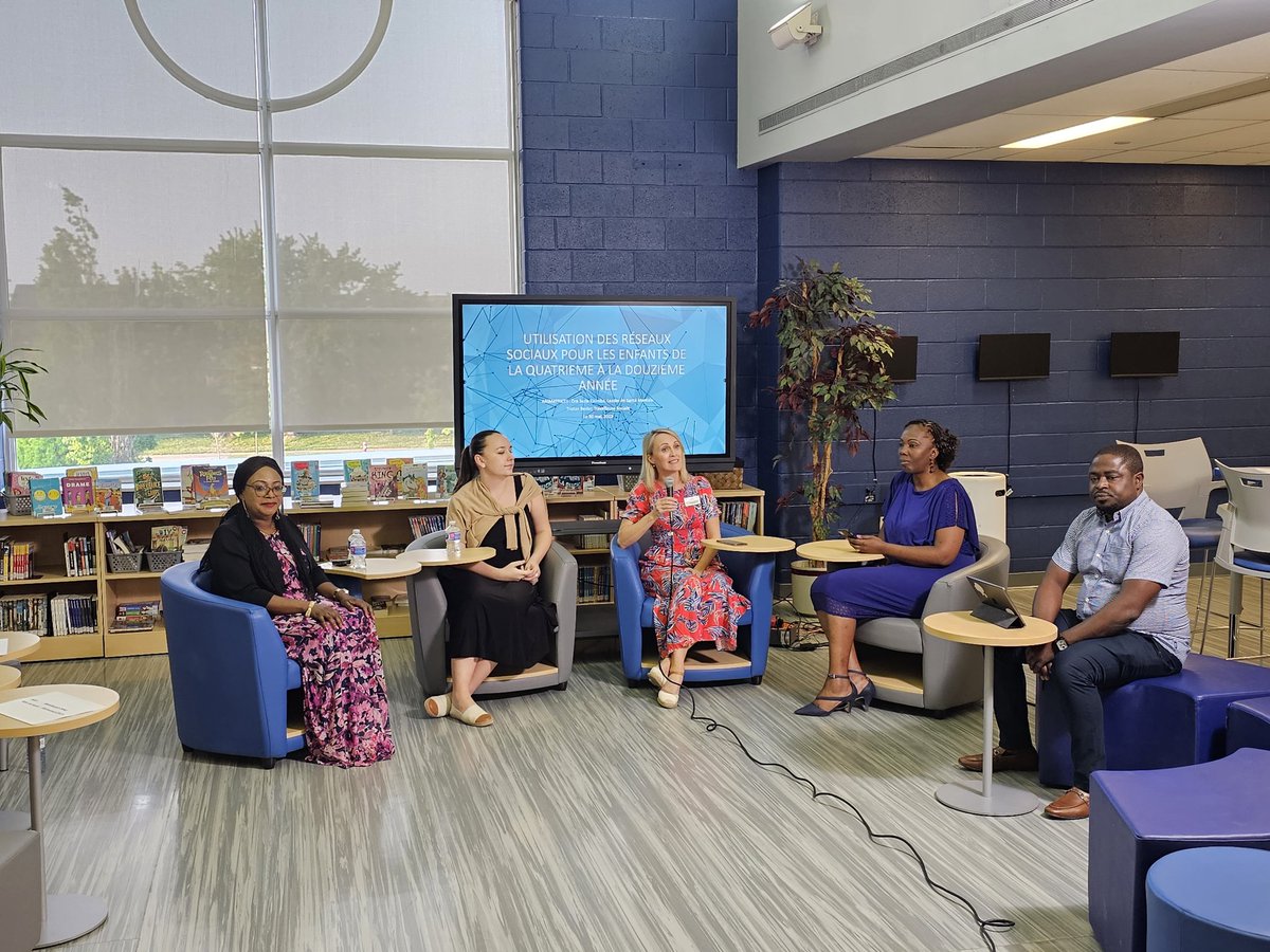 Questions des parents pour le panel de discussion, venez rejoindre la conversation ! <a href="/cscmonavenir/">Csc MonAvenir</a>. youtube.com/live/kfWwmXrLt… <a href="/MFCrete_EDU/">Marie-France Crête</a> <a href="/fredebergero/">Bergeron Frédéric</a> <a href="/LaraMazzawi/">Lara Mazzawi</a> <a href="/LisaOrr29/">Lisa Orr</a>