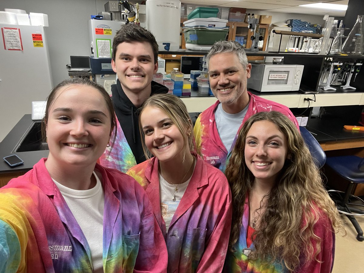 HaussmannLab's tweet photo. Couldn’t be more stoked to kickoff the 15th year of undergraduate summer research in my lab @BucknellU! Super excited to be working with these fantastic students on glucocorticoids, oxidative stress, and telomeres in biomedical and ecophysiology! https://t.co/wZfzh7BjyB
