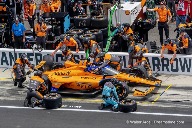 #INDYCAR driver #AlexanderRossi brings his Arrow McLaren #Chevrolet in for service during the #Indianapolis500 
dreamstime.com/indianapolis-i…