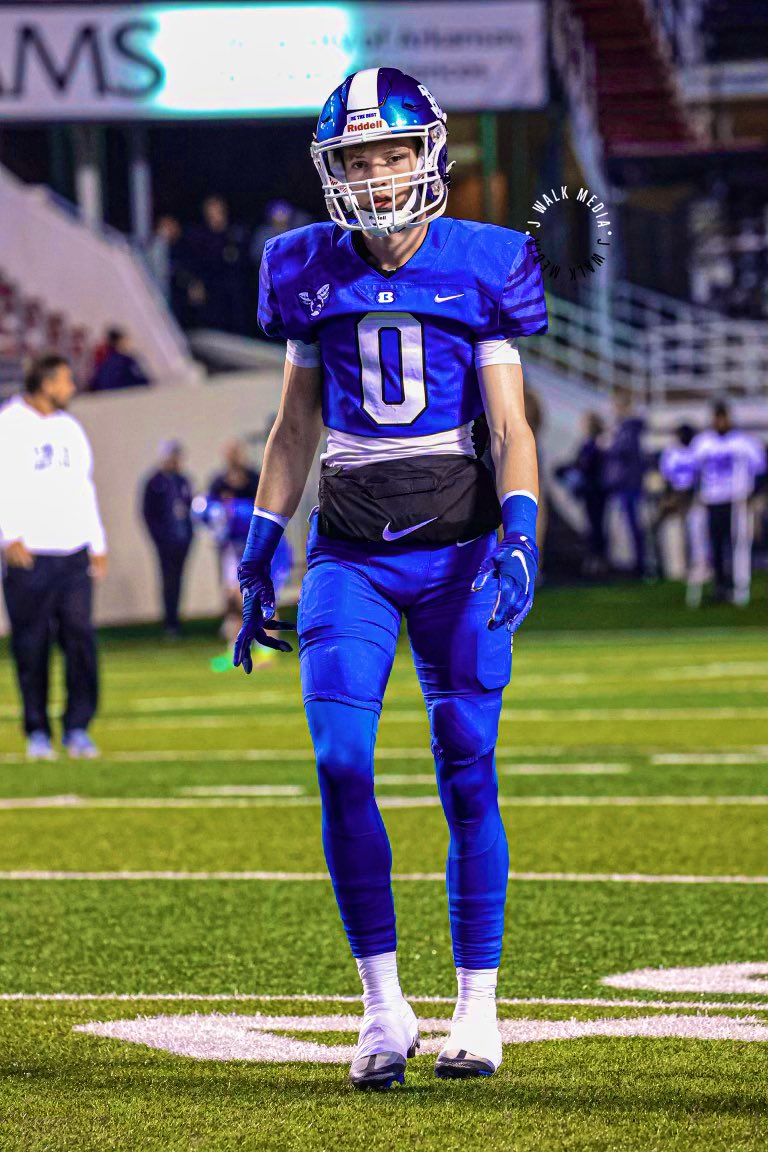 DrakeFowler0's tweet photo. One person don’t stop the show. #6peatotw @BryantHornet212 https://t.co/ivGlBvZ8Lz