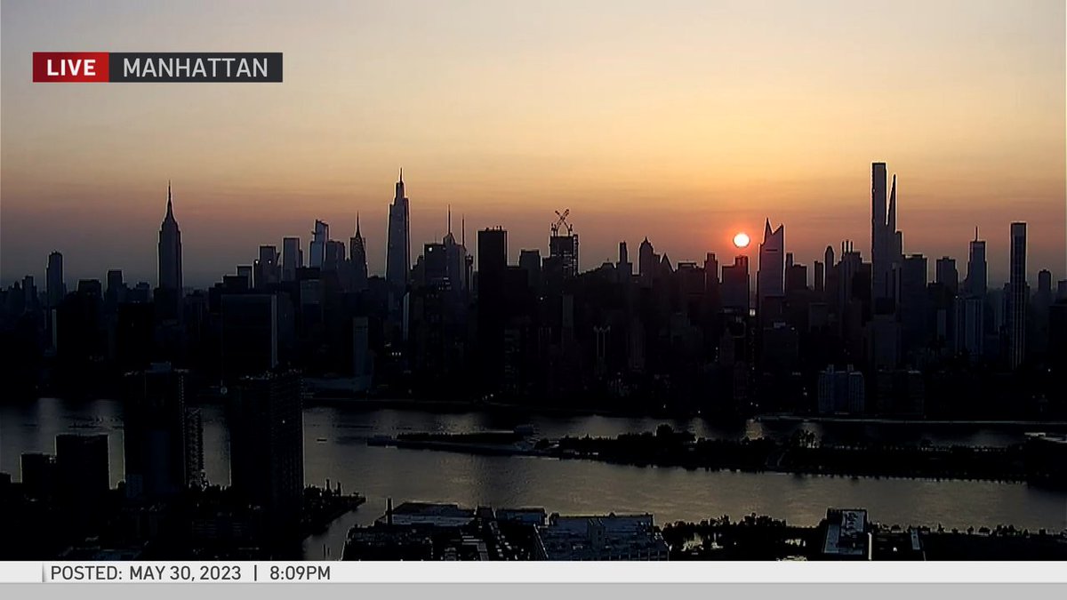 Smoke gets in your eyes...and also makes for an incredible sunset. #NBC4NY #nyc #njwx #ctwx #nywx