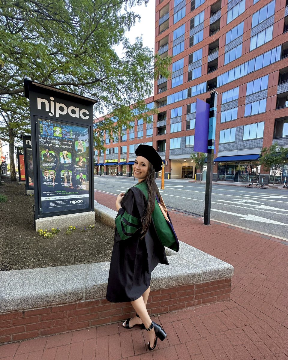 irisrosegonz's tweet photo. Officially Dr. Iris Rosello Gonzalez⚕️Dreams do come true, I received my Doctor of Medicine with Cum Laude! ♡︎ I’m very grateful to my family for always being there for me & helping me accomplish my dream of becoming a Physician ◡̈ #MedTwitter #Classof2023 #EMBound #MDGrad https://t.co/FBU2h26w0T