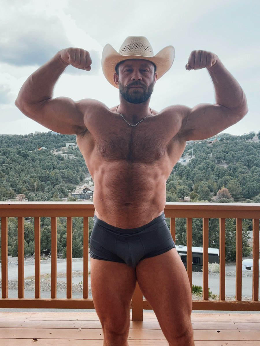 Trace Trainer on Twitter: "Just flexin 💪🏼 🤠"