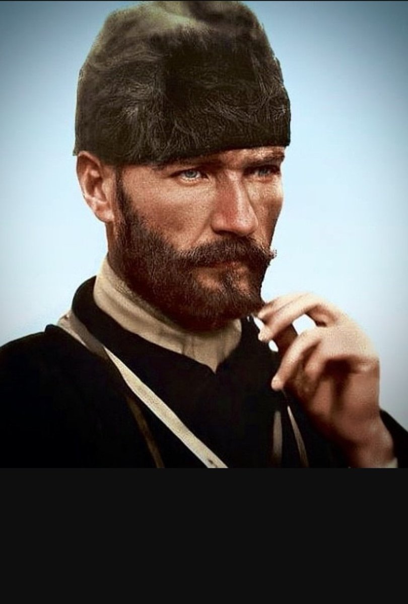 Böyle bir aşk görülmemiş Dünya da,
Ne geçmişte ne de bundan sonra da
Arasalar bulamazlar rüya da
Silemezler seni yazdım kalbime...

#Atatürk #Türkiye #atatürkiye