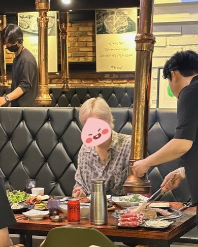 oneandonly_s's tweet photo. 태민이 무슨 촬영 한고니이이 🫢 https://t.co/6MI3BGs4zt