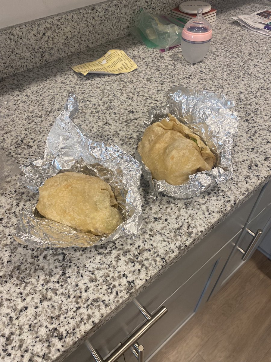 Coco_GoldIndii's tweet photo. @ChipotleTweets I just want to know wtf is this https://t.co/8jyerzYCFI