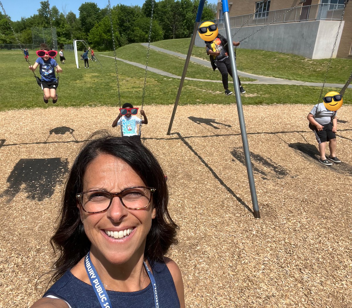 StadleyRough's tweet image. Mrs. Calabrese was out on duty and these #STRsecondgrade Ss were yelling to get their pictures taken! #STRcuties 📸
