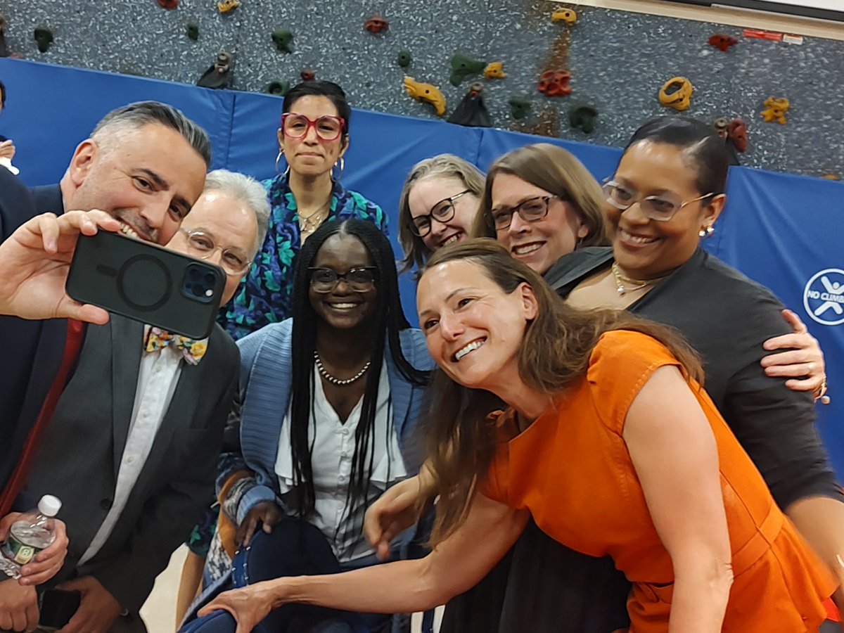 Brian Fried (@rkidslearning) on Twitter photo It's official! Our <a href="/ufsdtarrytowns/">Tarrytown Schools</a> new Superintendent of Schools: Dr. Ray Sanchez. Welcome back to Tarrytown! @OssiningSup It's official! Our <a href="/ufsdtarrytowns/">Tarrytown Schools</a> new Superintendent of Schools: Dr. Ray Sanchez. Welcome back to Tarrytown! @OssiningSup