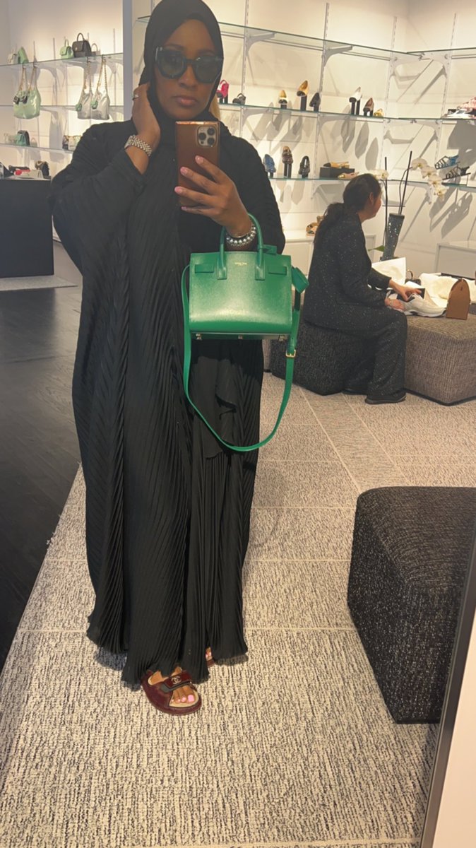 Nay_NayBaybe's tweet photo. It’s ALWAYS @AnNoor31 for me on the abayas❣️ https://t.co/tqMv2SjQpJ