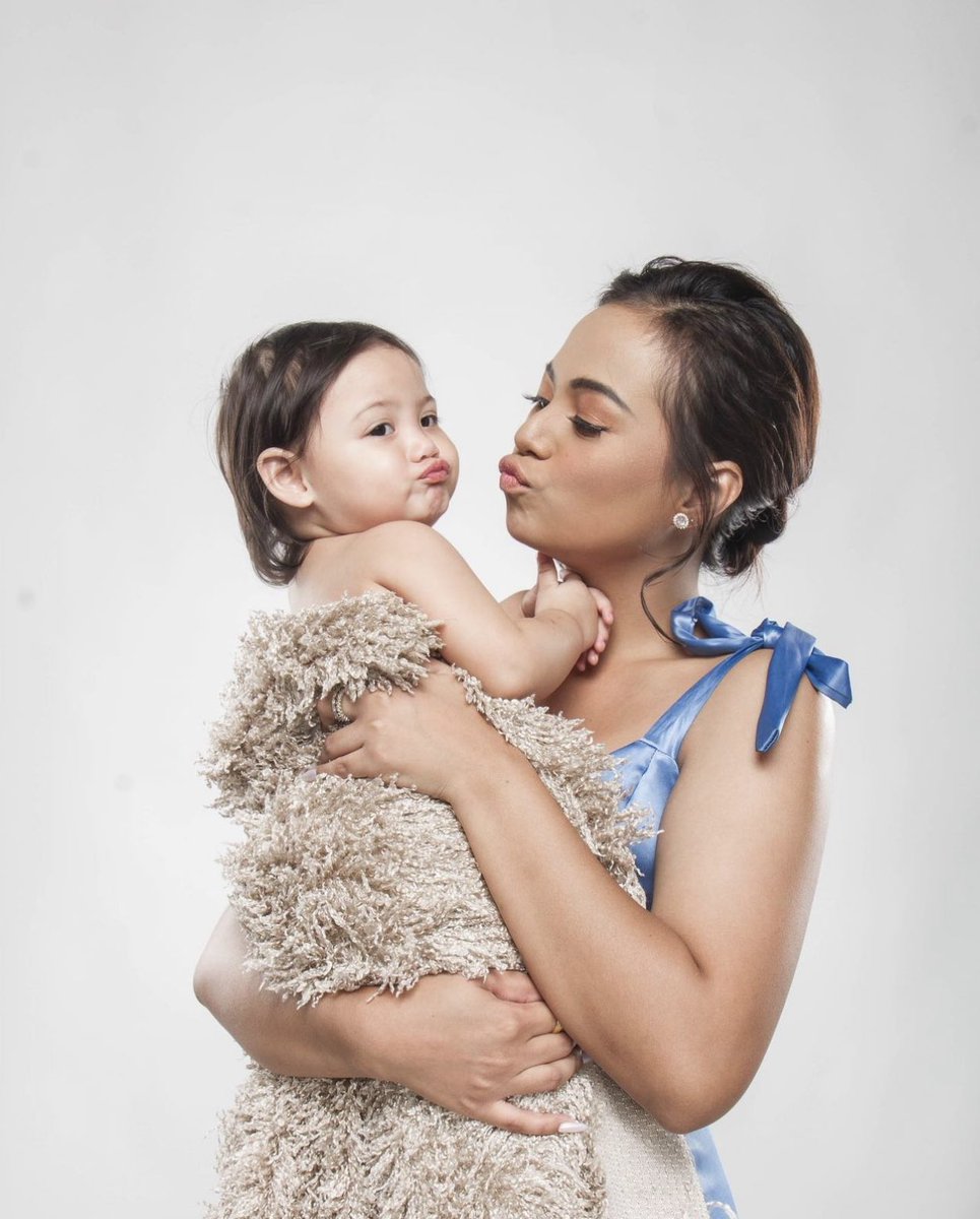 jponci21's tweet photo. Ella with her adorably beautiful baby Ellaina💕🤱🏻  @ellacayabyab_ 
#EllaCayabyab https://t.co/ZOfjTiWM1K