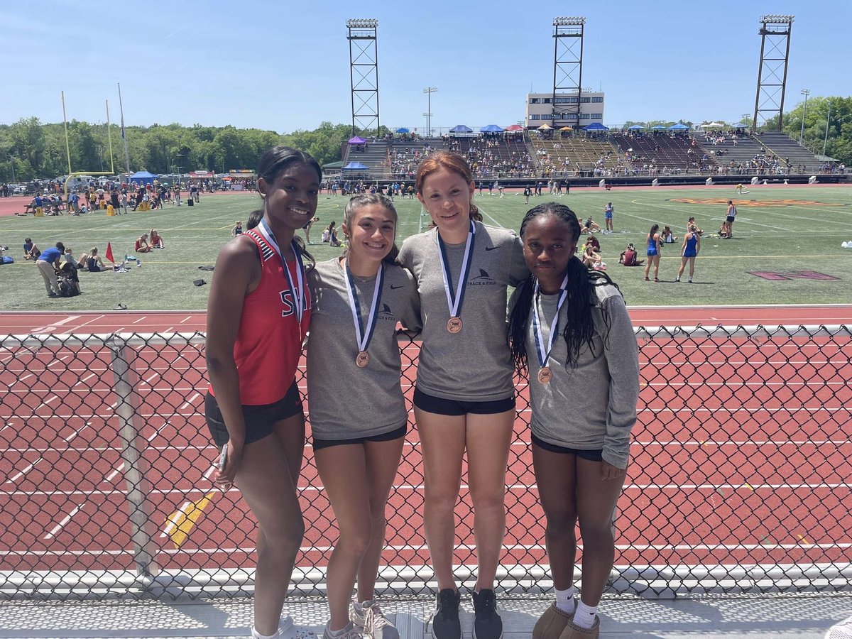 sha_trackies's tweet image. SHATF 4x100 Maya Draughn, Jianna Pompano, Mia Thomas, Maya Collins placed 6th place, to finish a great championship season, scoring points in The East, SCC’s and States!!!! ⁦@SHA_Sharks⁩