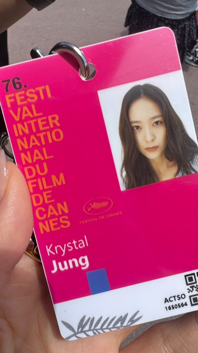 뀌욥이🐥                               Krystal Jung😎