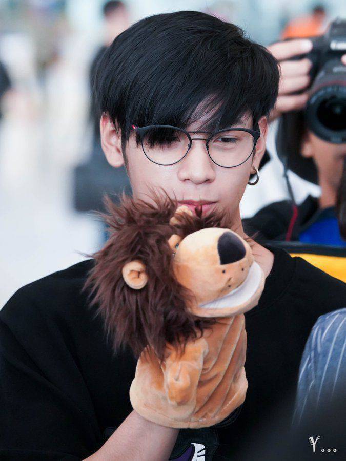 hourlysingto's tweet photo. #SingtoPrachaya #สมุนจ้าวป่า https://t.co/sTB1EeGTw9