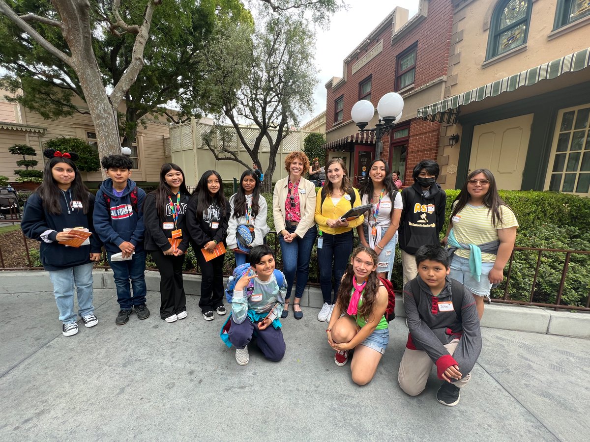 Ms_abenitez's tweet photo. ✨Magical moments and meaningful milestones! ASB students embarked on a transformative journey at the leadership conference in Disneyland. From going backstage to gaining invaluable knowledge, we had a blast making memories that will last a lifetime! #hesdpride #disneyland https://t.co/LsAltN4Fwj
