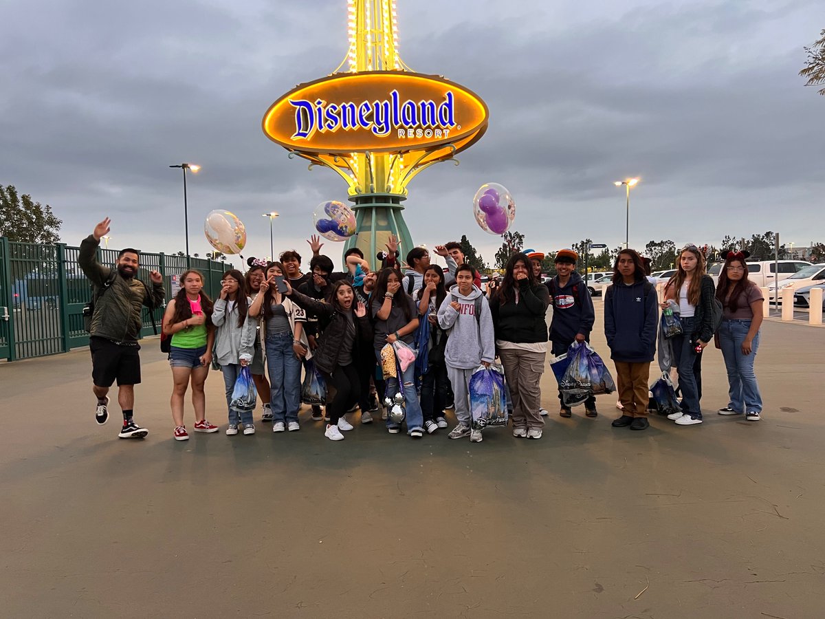 Ms_abenitez's tweet photo. ✨Magical moments and meaningful milestones! ASB students embarked on a transformative journey at the leadership conference in Disneyland. From going backstage to gaining invaluable knowledge, we had a blast making memories that will last a lifetime! #hesdpride #disneyland https://t.co/LsAltN4Fwj