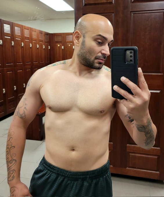 #gym #chest #gay https://t.co/dgvJ6zUzGO<a href="/tag/gym"class="tags">#gym</a><a href="/tag/chest"class="tags">#chest</a><a href="/tag/gay"class="tags">#gay</a>