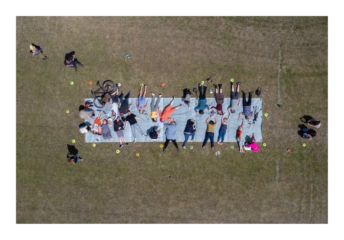 peter_britton_'s tweet image. Making Wales largest cyanotype for National Creativity Day. #welshrecord #cyanotype #alternativephotography #alternativephotographicprocesses #bigcyanotype #blueprint #sunprint
