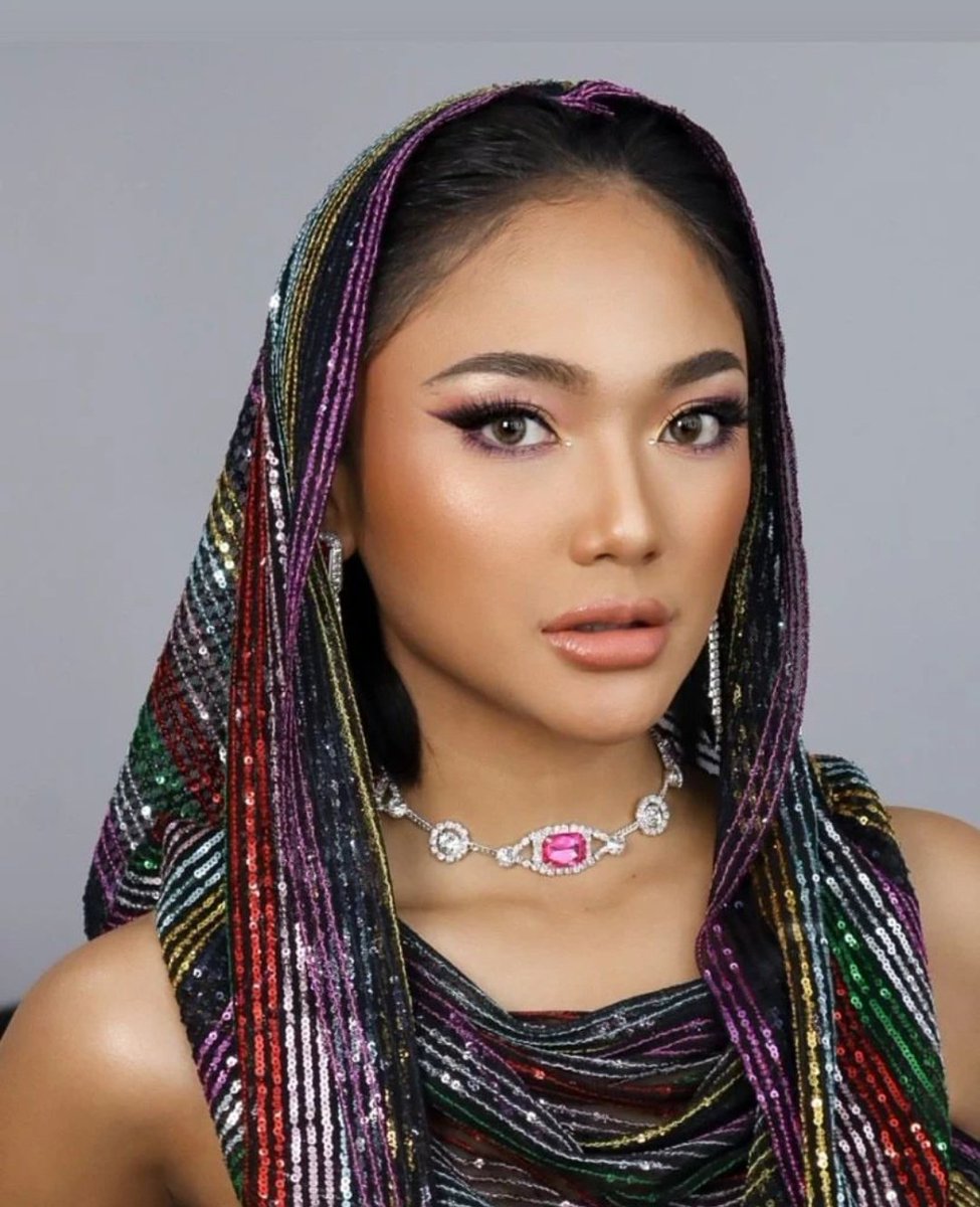 alsoilun's tweet photo. Diss diss dalam hati kok kaya pernah liat baju yang di pake lala eh ternyata sama kaya di pake bude sinden yang sering lewat fyp gue 😭 tapi lala disini cantik banget sama stunning abiss woyyy❤️😭 https://t.co/ZRBj4Fr1Gf