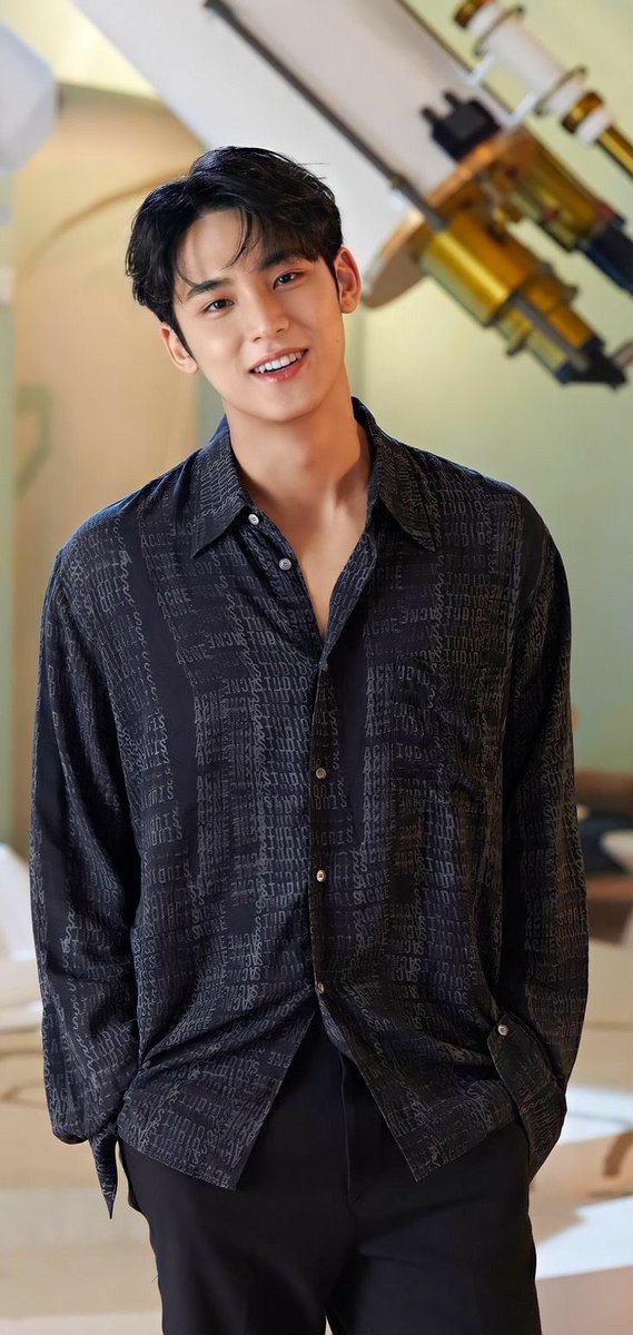 agaklean's tweet photo. Kantor, Interaksi &amp; Happy New Year. 

"Maaf, aku kagum sama kakak" - Wonwoo

Minwon AU 
©️ bycegil https://t.co/BWUvOWY21o