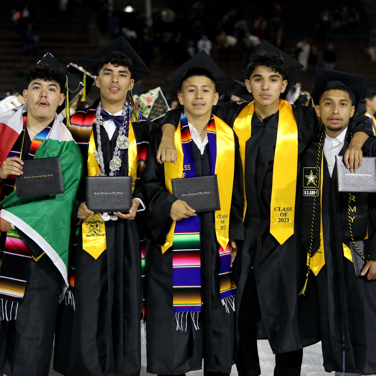 🎓 Congratulations, Godinez Fundamental High School Class of 2023! Your hard work and dedication have paid off. We're proud of your achievements and excited to see what the future holds for you. Check out some pics from Tuesday's ceremony. 🎉🎉 #WeAreSAUSD #ThinkGodinez #SAUSD