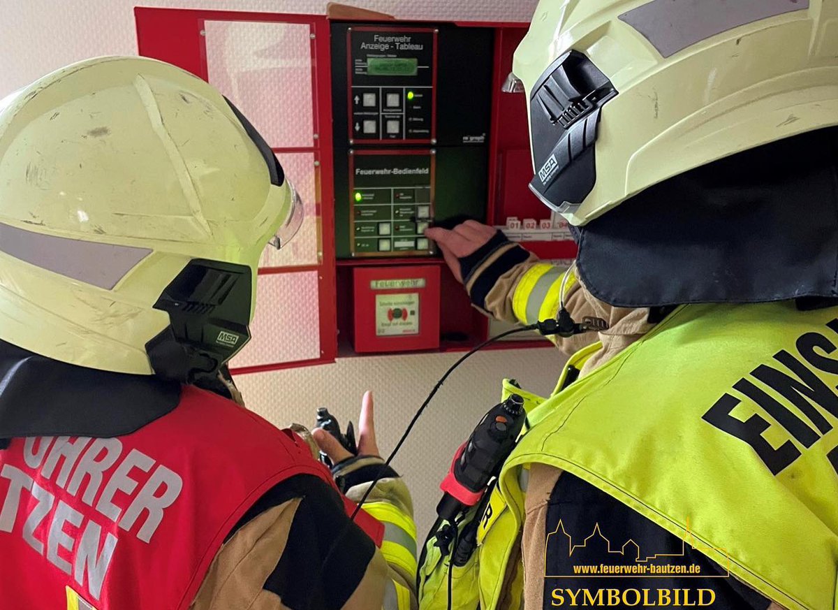 ➕ Brandmeldeanlage ausgelöst ➕ 

30.05.2023, 22.48 Uhr
31.05.2023, 02.18 Uhr
B2 BMA 
Mittelschule
Friedrich-Ebert-Straße
Gesundbrunnen-Bautzen 

Alarmierte Kräfte:
BF Bautzen 
FF Bautzen-Mitte 
Kreisbrandmeister 
Polizei 

#imEinsatzfuerBautzen