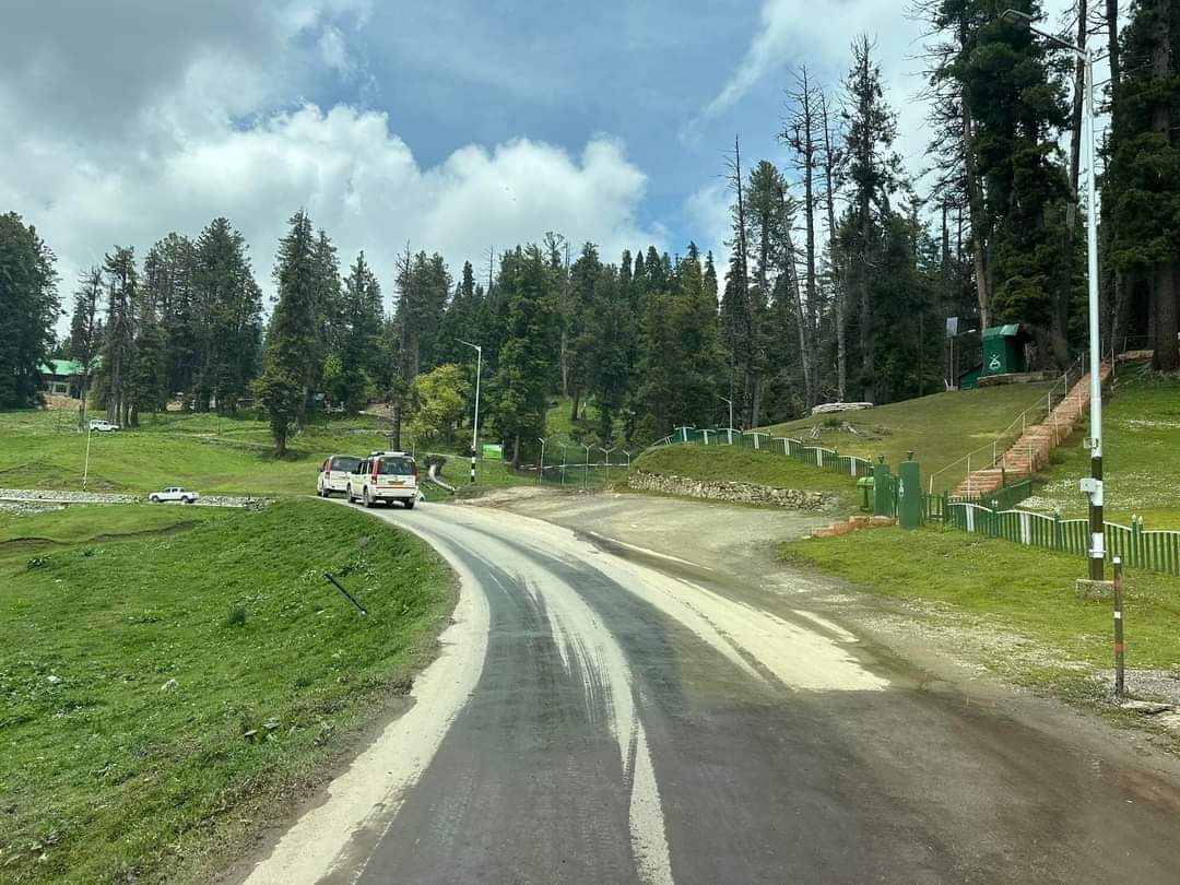 Rubabkhalid22's tweet photo. Gulmarg kashmir
#kashmir https://t.co/YRWXHCyYpC