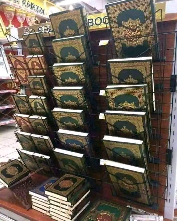 siyamaaaaa's tweet photo. Today's best picture. Retweet and comment 'Qur'an is my guidance ' https://t.co/H6r5aMPU8O
