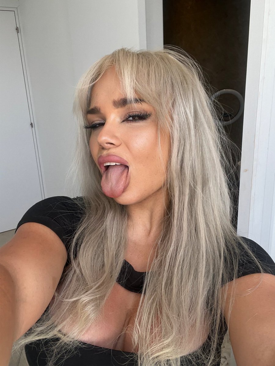 PumpingPrincess's tweet image. Feel hugged 🫶🏼❤️#girl #Germany #greyhair