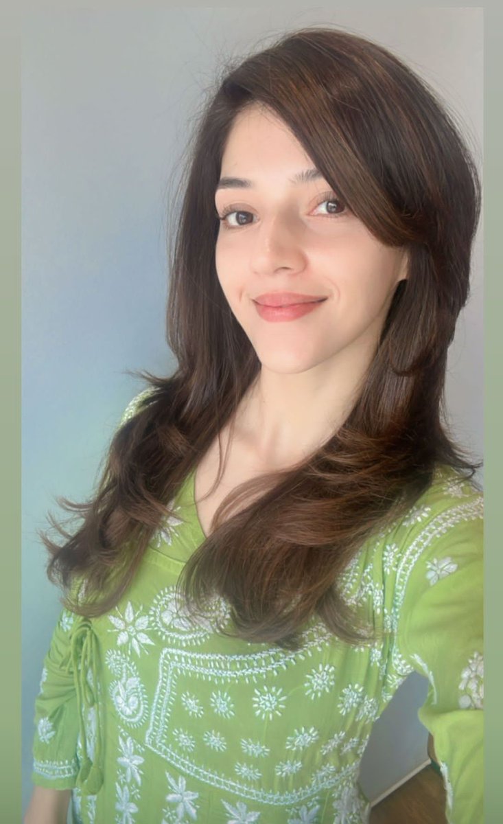 Simple yet beautiful 💫
#MehreenPirzada 💚

@Mehreenpirzada #Tollywood #MangoTeluguCinema