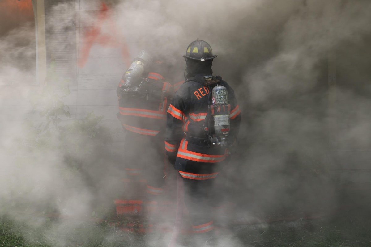 FireTaze52's tweet photo. Iβve been told I have quite a gift for photography. Iβm my opinion, these are the best shots Iβve gotten to date. #Fire #FirePhotography #Box67Media #Jobtown #Firecam #PittCountyNC https://t.co/B54BYN5x3B