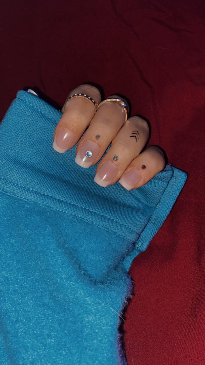 coraleeAstough's tweet photo. Last weekend nails ❤️❤️❤️ https://t.co/5nZwtZWuDq