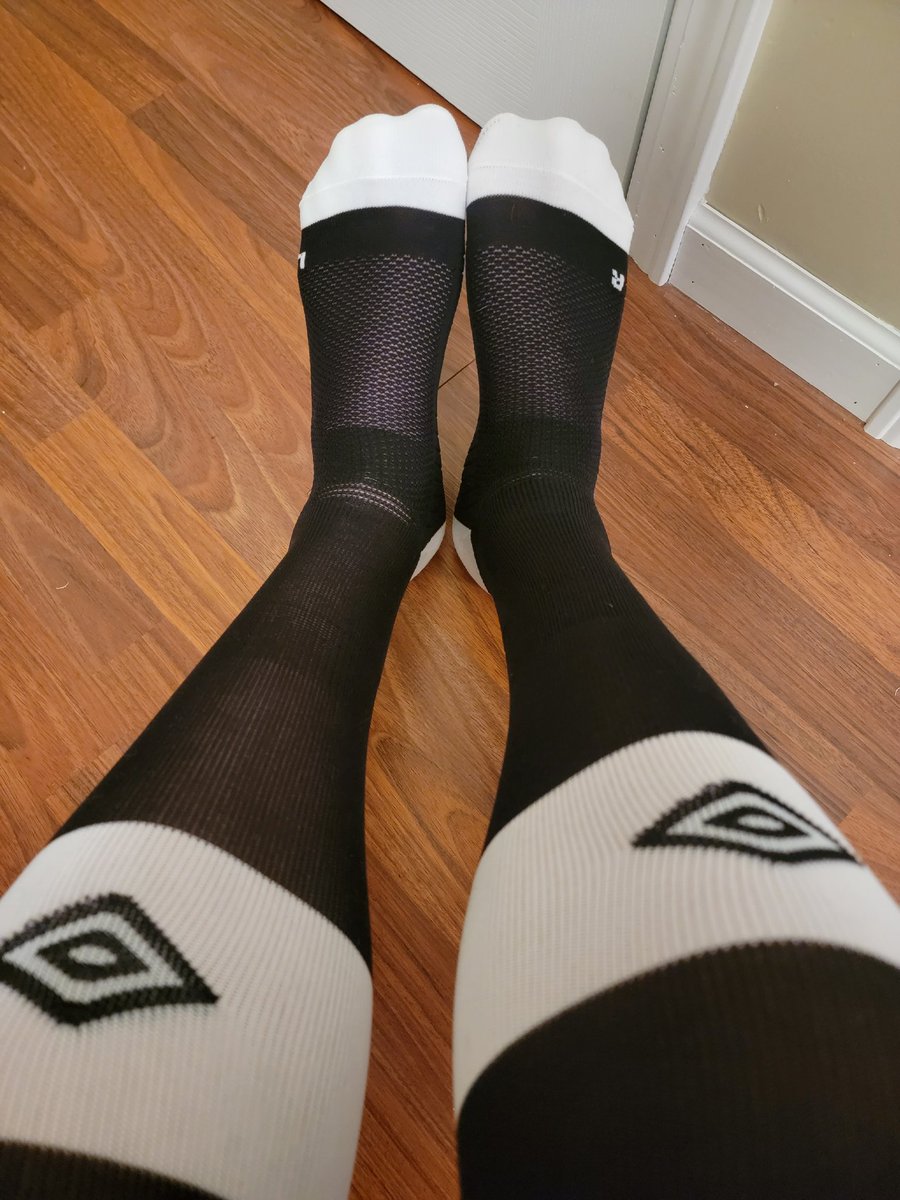 djlj2022's tweet photo. Oh man, the white heels and toes on this pair get me so hard 🥵 https://t.co/dn3SUki42Y