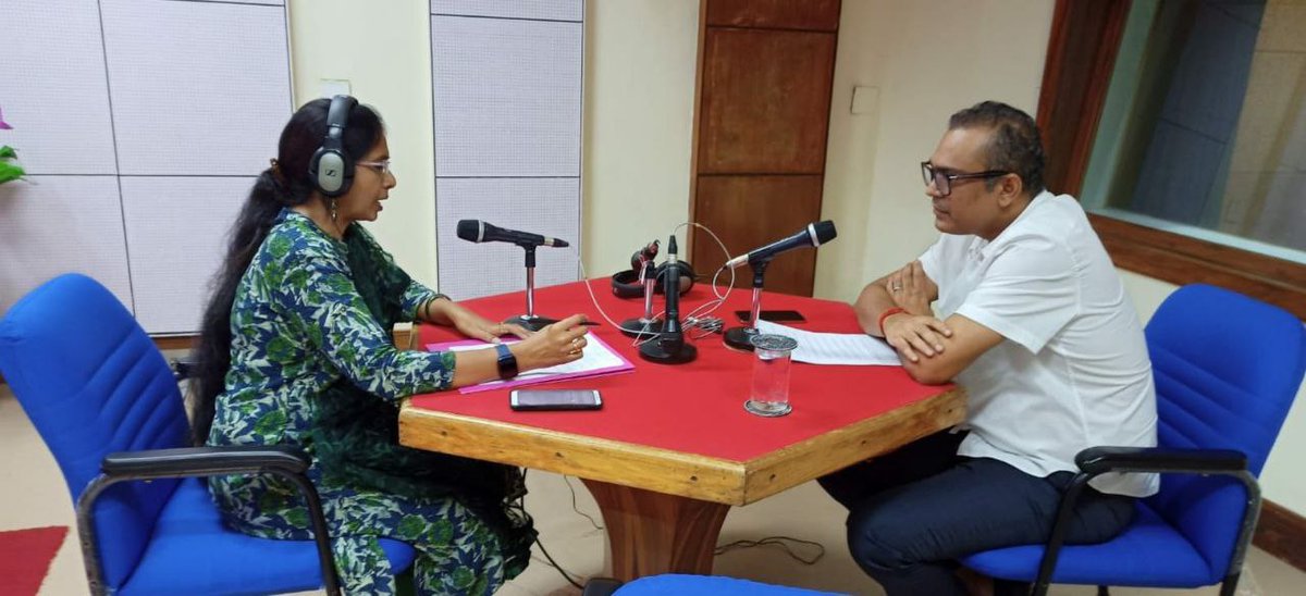 Akashvani Port Blair will broadcast an interview with Secretary (Transport) Shri Vishwendra on 2nd June 2023. It can be heard on MW 684 KHz from 0720 hrs onwards. The topic of the discussion is 'Improving Transport network and enhancing quality of service'. @Andaman_Admin