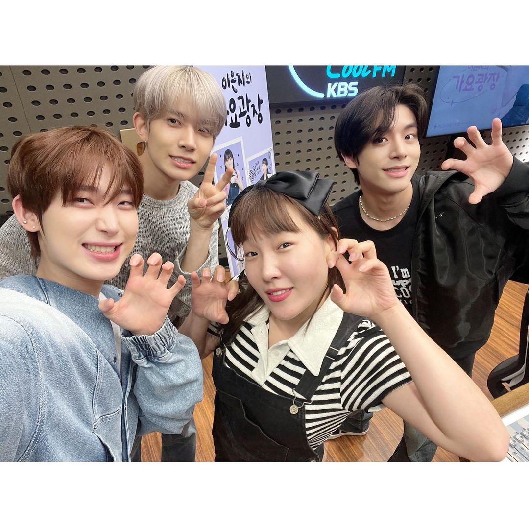 sunoos_fool's tweet photo. 이은지의 가요광장 인스타그램 
#희승 #제이크 #선우 📸 https://t.co/Wyu4CqtuLo