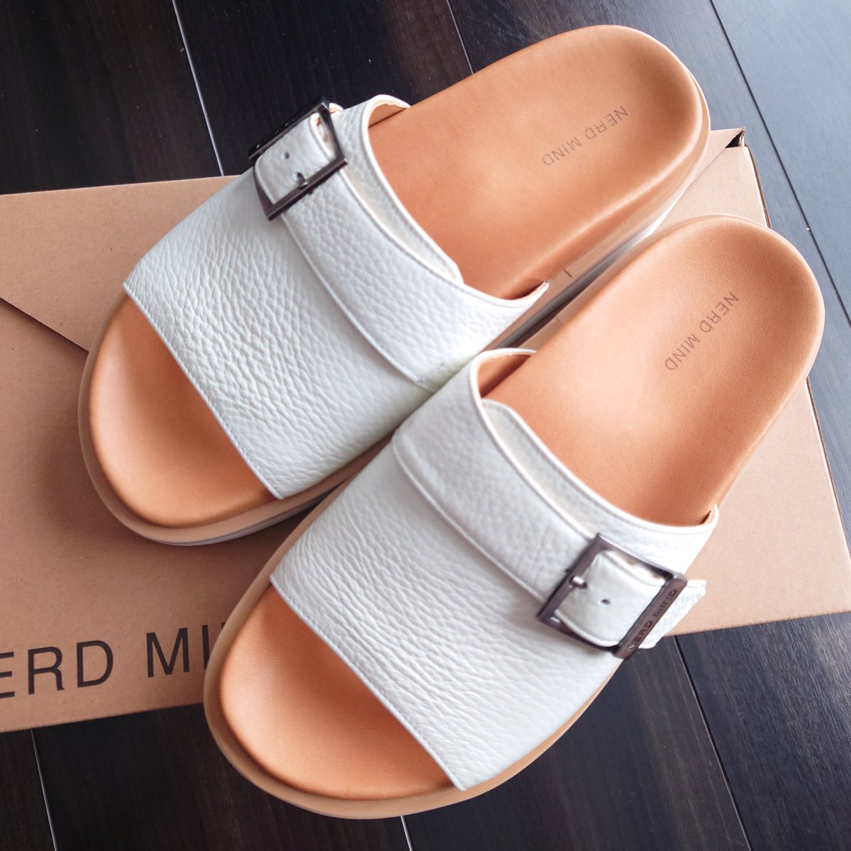 u_curry36's tweet image. 届いた🥺💕
早速明日から履こうって思ったら雨☔だった🥲
チキンなのに白買ってしまったから
履いてるとき汚れとかドキドキだろうな😂

#NERDMIND