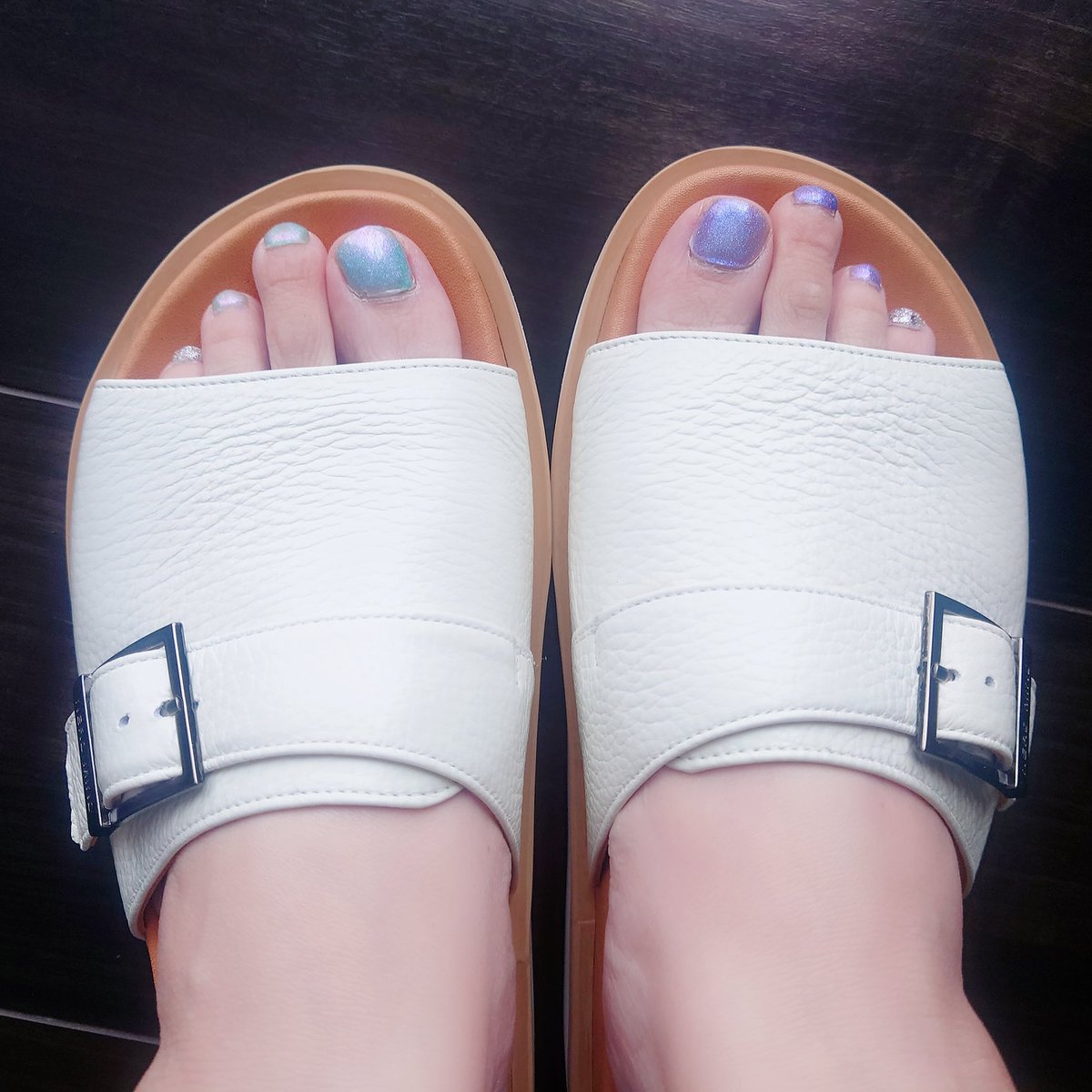 u_curry36's tweet image. 届いた🥺💕
早速明日から履こうって思ったら雨☔だった🥲
チキンなのに白買ってしまったから
履いてるとき汚れとかドキドキだろうな😂

#NERDMIND