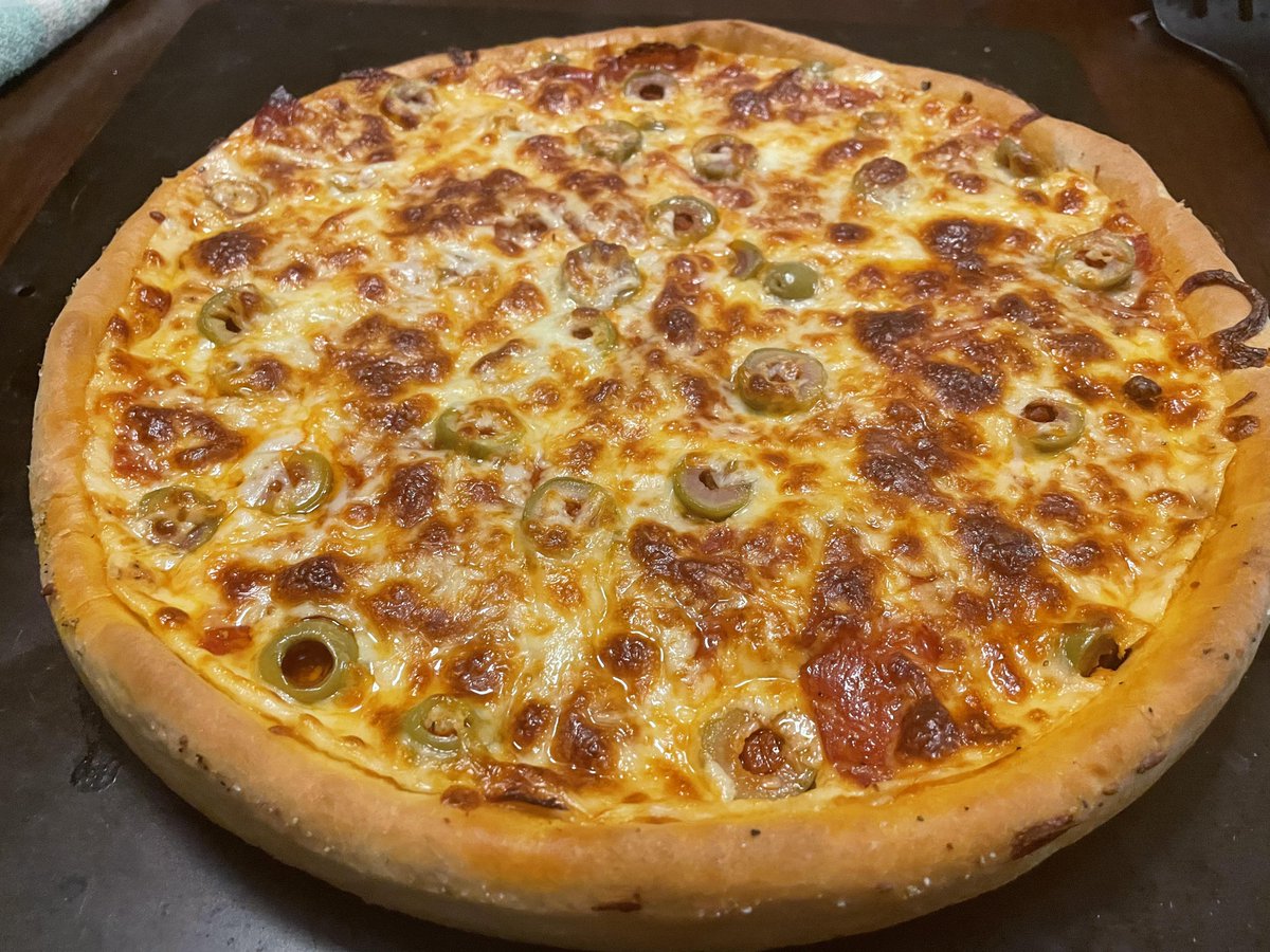 Pizza Pics Bot 🍕📷 tweet media