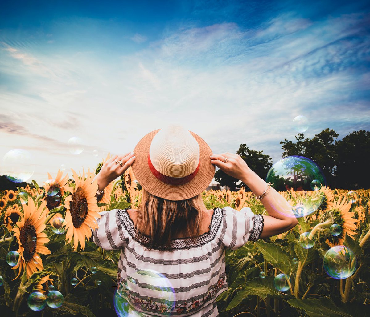 HQ_Vierge's tweet photo. #Horoscope #Vierge du jour : 💙😍 Si vous êtes célibataire, restez fidèle à votre idéal amoureux, n'allez pas chercher midi à quatorze heures. Mettrez à profit cette période de sérénité pour accroitre votre influence et renforcer votre place au travail. 💼 https://t.co/OOg9CKymAM