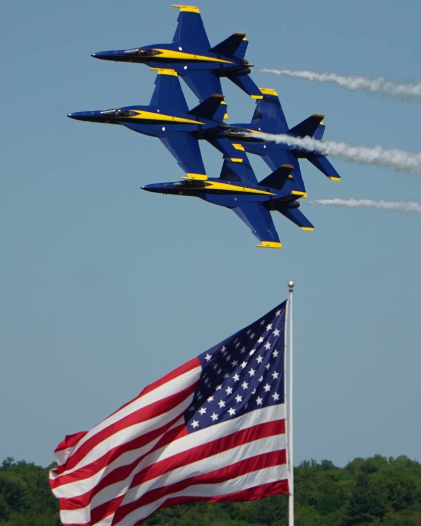 Amerikangirldl6's tweet image. Pocono Raceway&apos;s Memorial Day Air show featuring The Blue Angels 
#USNavy #airshow #poconoraceway #MemorialDayWeekend