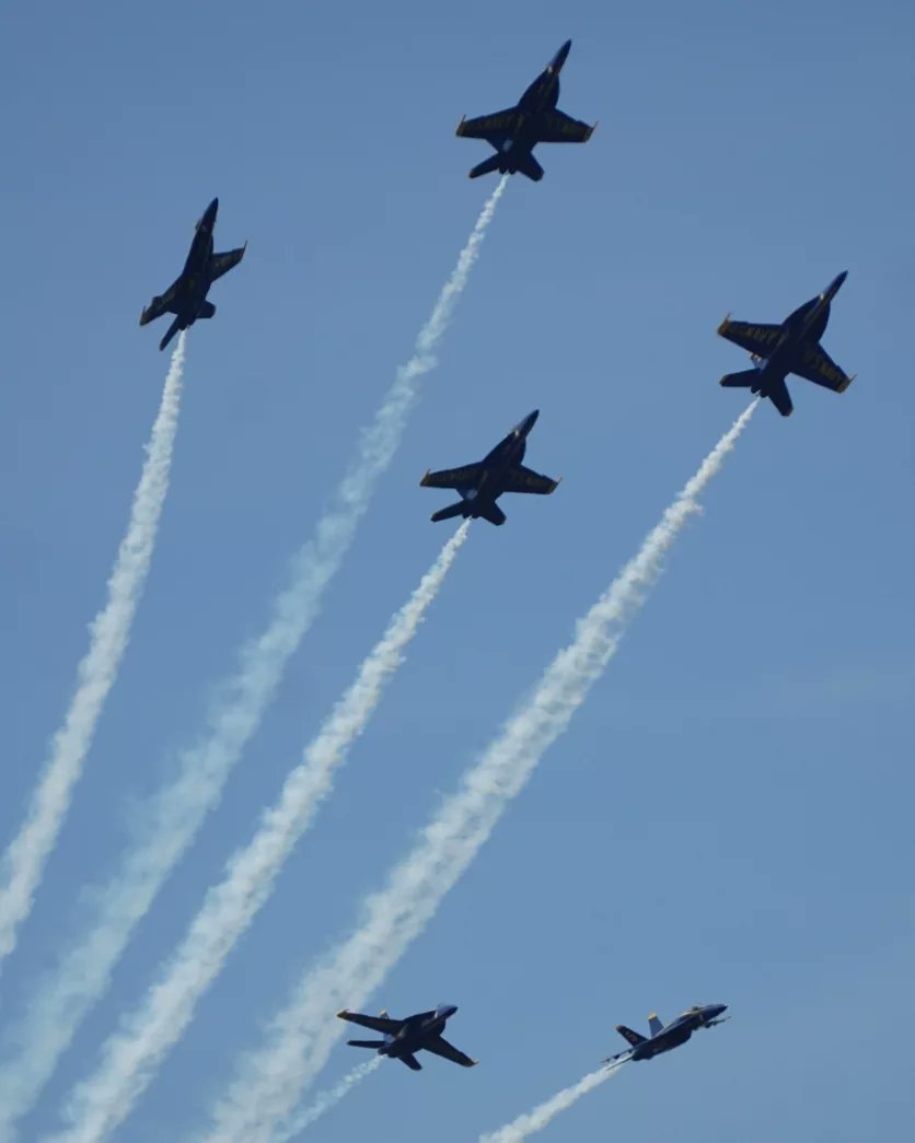 Amerikangirldl6's tweet image. Pocono Raceway&apos;s Memorial Day Air show featuring The Blue Angels 
#USNavy #airshow #poconoraceway #MemorialDayWeekend