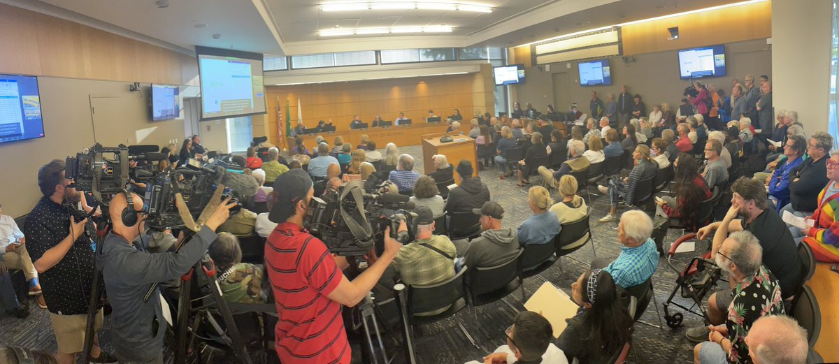 Packed house in #Burien. City taking comment on how to handle #homeless camp near library. #Kingcounty will not assist w/deputies claiming there are no viable housing options for people.