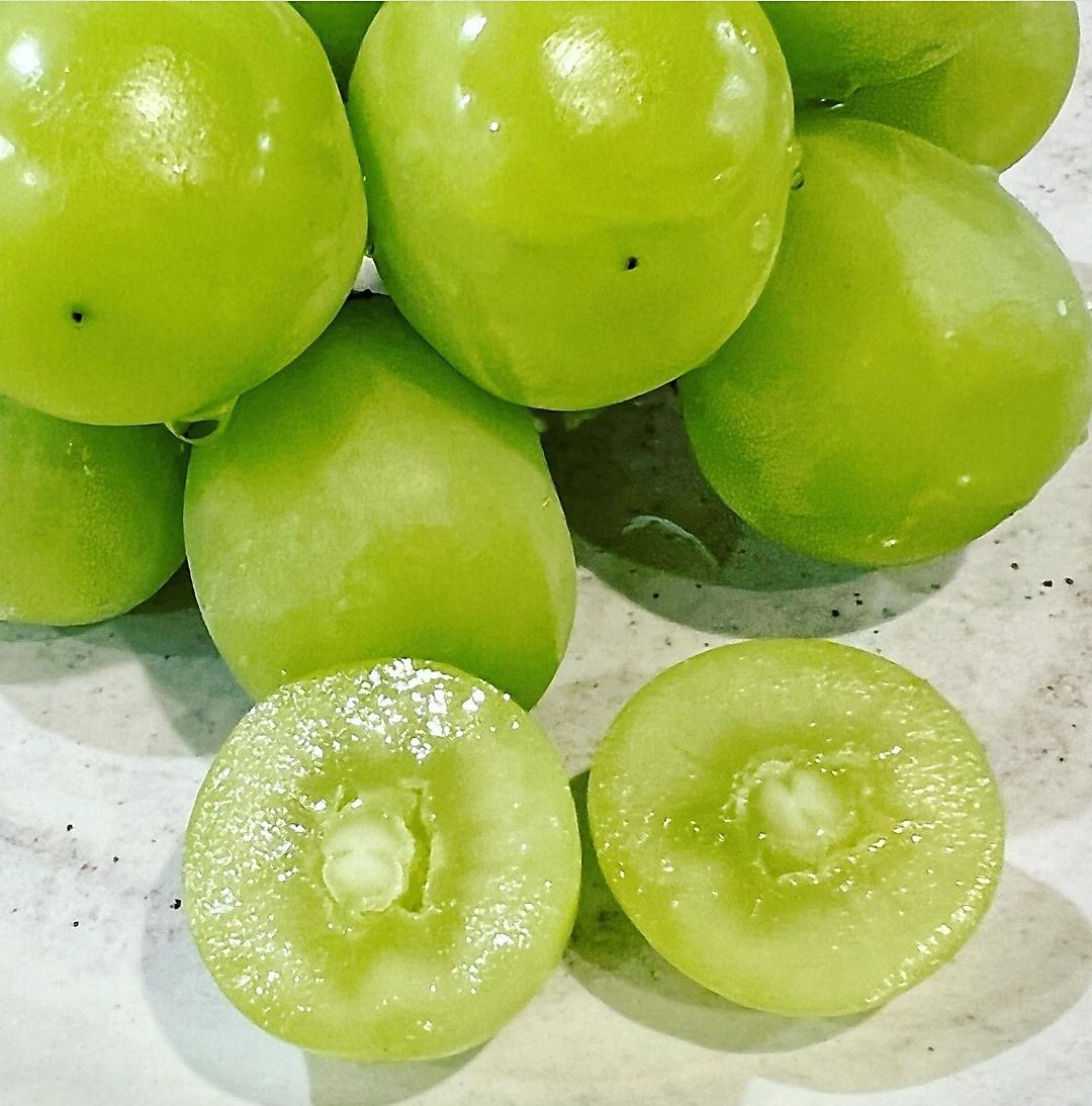 青王ブドウはシンガポール全土で人気があります
本当に美味しいですよ！買わないと後悔する😜 2箱買うと思ってた