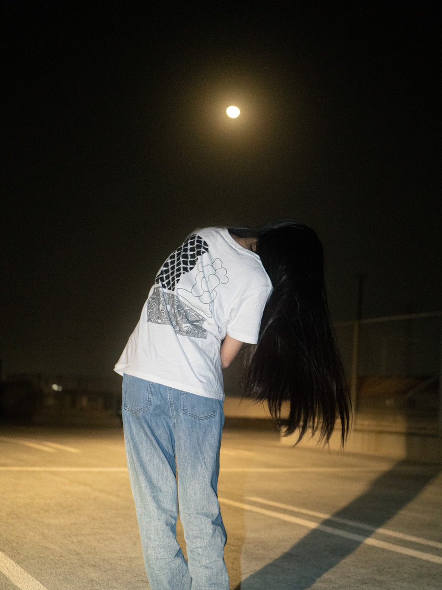 indfjk's tweet photo. 実質自家クラファンことTシャツ受注本日いっぱいとなりました。店頭分も若干数余分に作りますがサイズの選択肢は限られます。お好みのサイズが選べるのは受注限定になるの��是非この機会に。予定日をお知らせ頂ければ入金は本日中でなくても大丈夫です。お待ちしています！！

https://t.co/zWlQC2gBP0 https://t.co/U4vnmKkgJ8