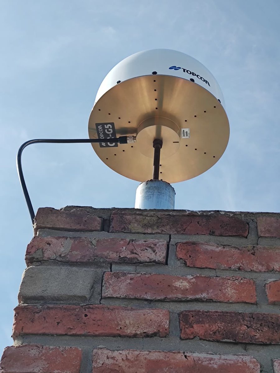 geosistemassrl's tweet photo. Instalacion y puesta a punto de Base Permanente Topcon Net-G5 en la Universidad Nacional del Litoral. Provincia de Santa Fe. 

#catastro #basepermanente #topcon #unl #ramsac #ign #geosistemas #gnss #topografia #surveying https://t.co/YWjdPI5kjz