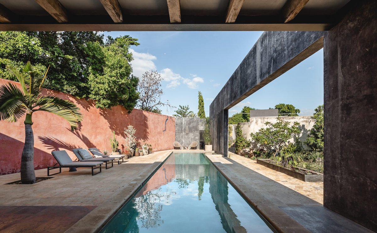 AmazingArchi's tweet photo. El Tamarindo House in Mérida, Mexico by Taller Estilo Arquitectura
Read more: https://t.co/QgQ7k46Bu5
Photography: Manolo Solís

#mexico
#yucatan

#architect
#architecture
#amazingarchitecture

#house #home #realestate #photography #arquitectura #merida #pool #interiordesign https://t.co/FagiR1s1u9