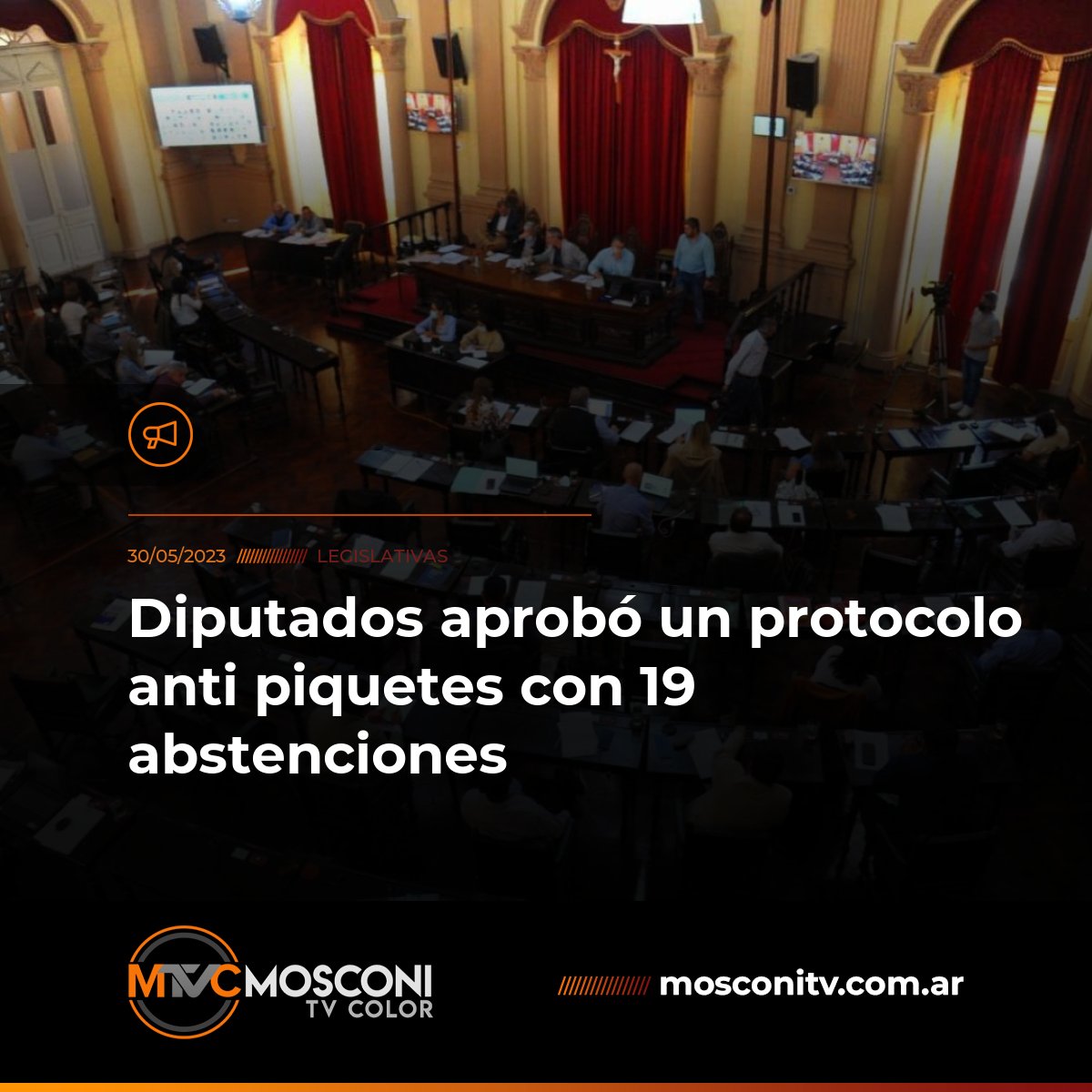 MosconiTvColor's tweet photo. En medio de la crisis por el paro y marchas  docentes, la Cámara de Diputados de la Provincia de Salta aprobó un  Proyecto de Ley que fue debatido sobre tablas. El documento, conocido  como protocolo anti piquetes generó 19 abstenciones en el recinto.
#Piquetes #Salta #MosconiTv https://t.co/ulWTL45mTz