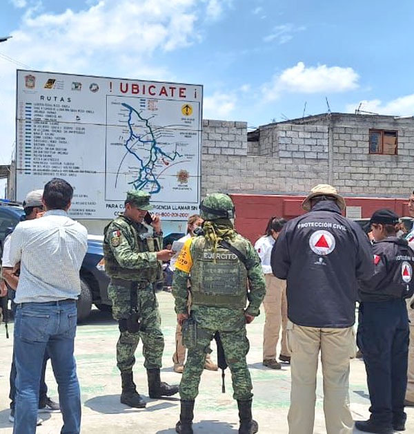 En #Amecameca, dependencias de los tres órdenes de Gobierno participamos en el #Simulacro de #Evacuación, con el objetivo de identificar las acciones de mejora y estar preparados en caso de ser necesaria una evacuación por la actividad del Volcán #Popocatépetl.