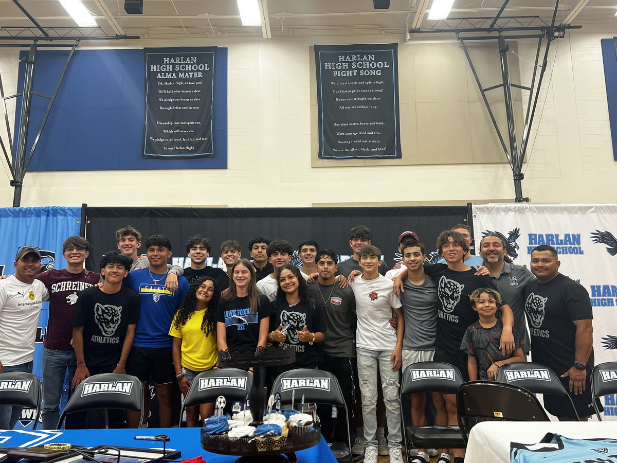 Today these 6 boys made Harlan history becoming the largest soccer  group to sign on to play collegiately!!! 
From the Nest to the Next Level‼️
Congratulations Alies, Ángel, Christian, Domo, Jacob & Oscar!⚽️
Thank you for your 4 year commitment to @HarlanSoccer 
#ScholarAthletes