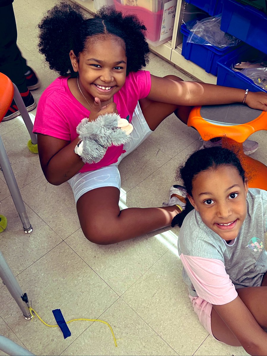 MrsJacksonMoore's tweet photo. The floating magnet! @MooreDMPS Learning about magnetism is always so exciting.  #loveMoore #MooreScience #thinkers https://t.co/hxFCBRPXf1
